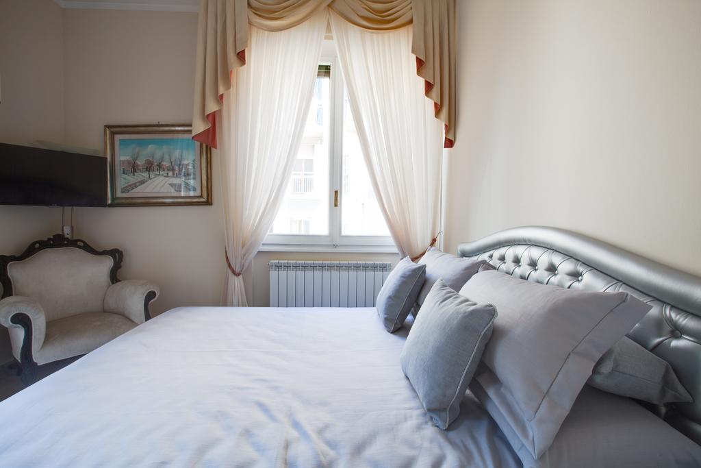 Kometa Suites & Apartments فلورنس الغرفة الصورة