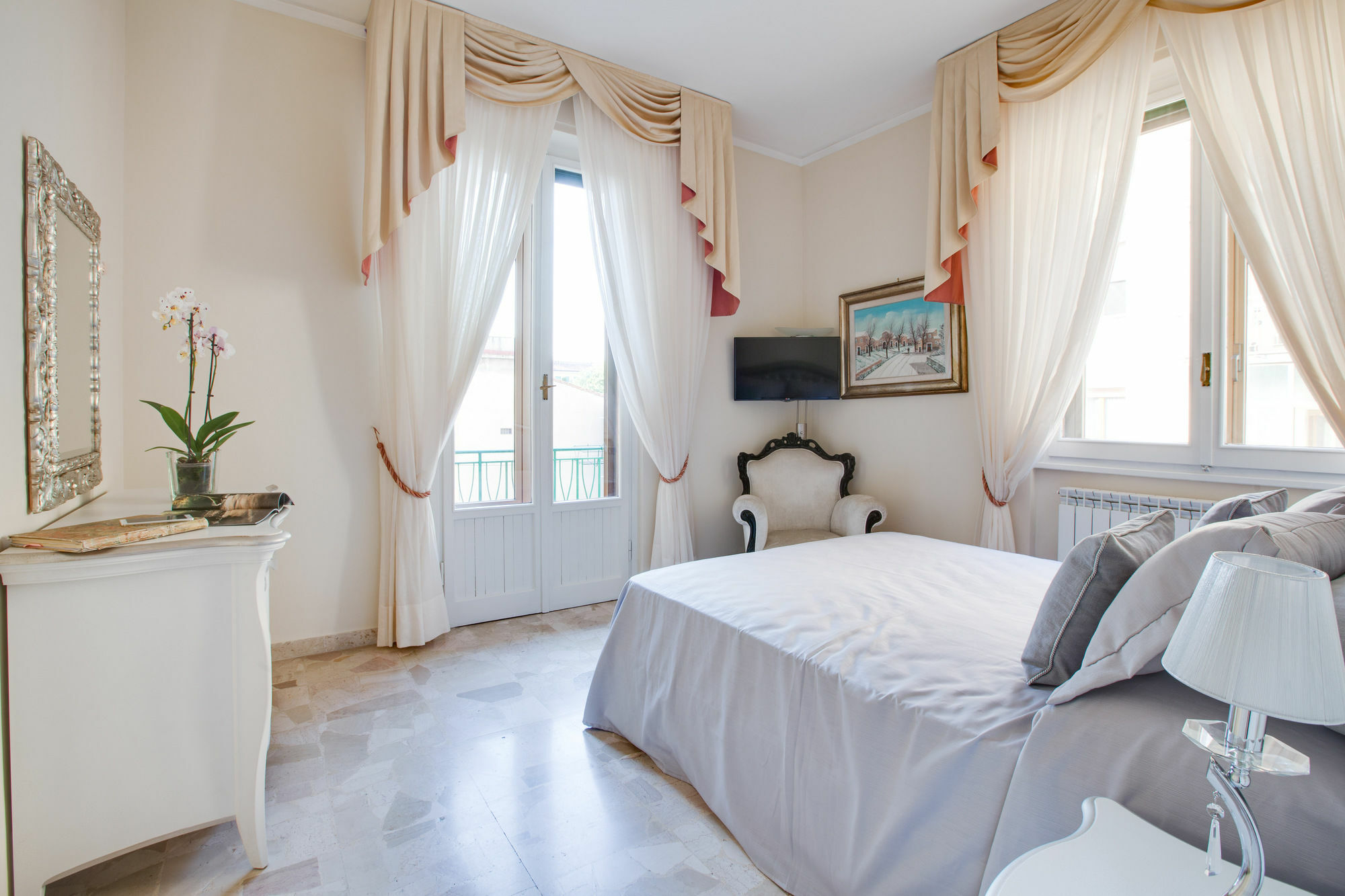 Kometa Suites & Apartments فلورنس المظهر الخارجي الصورة